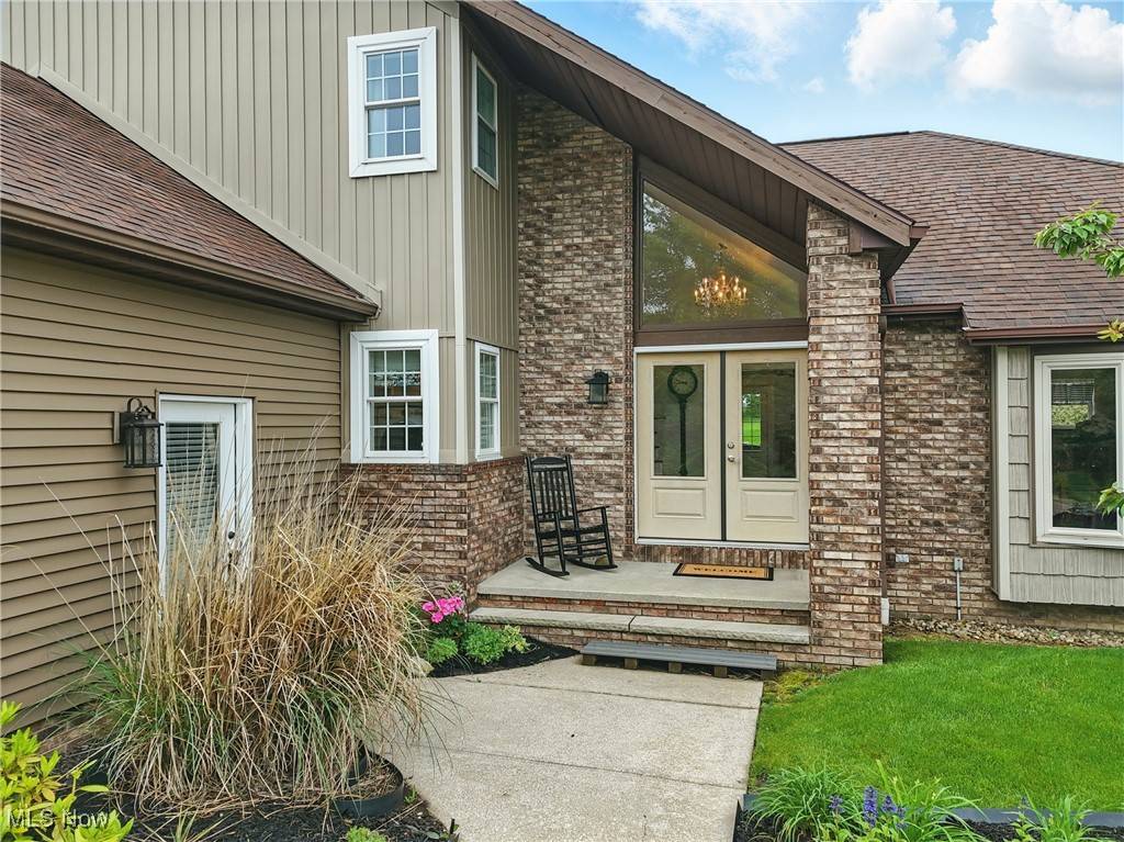 Seven Hills, OH 44131,3750 Wynde Tree DR
