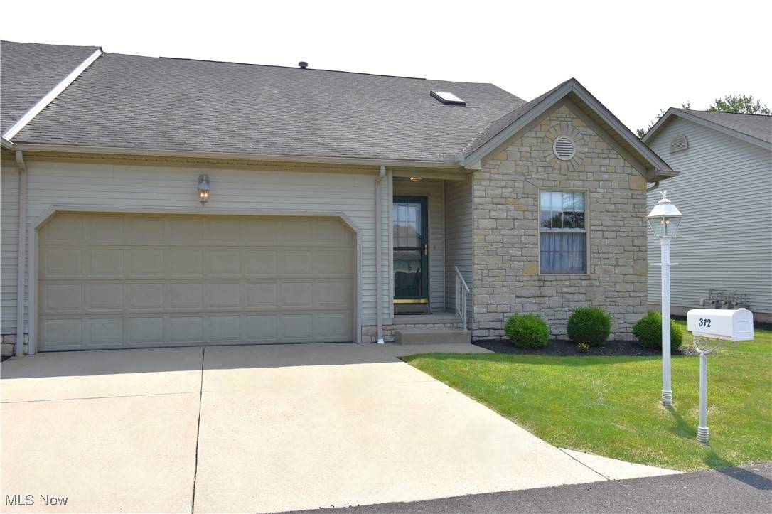312 Myron ST, Hubbard, OH 44425