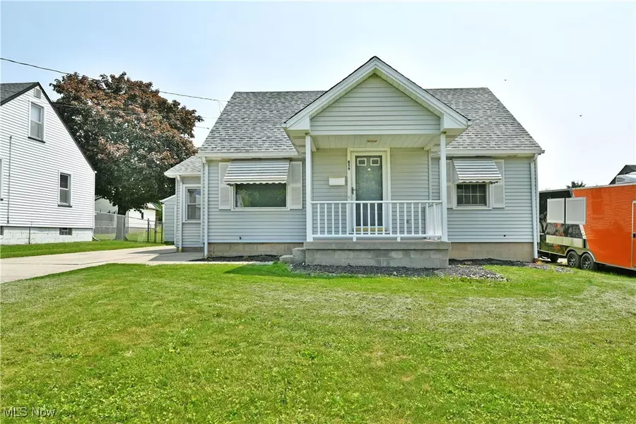 859 Gary AVE, Girard, OH 44420