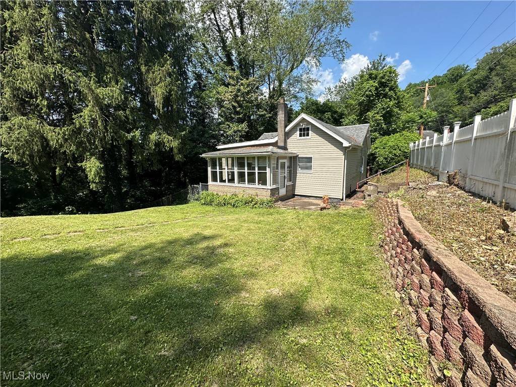 102 Wylie DR, Short Creek, WV 26058