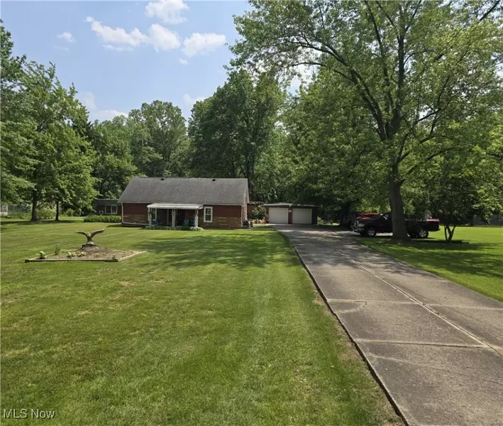 4243 Burkey RD, Austintown, OH 44515