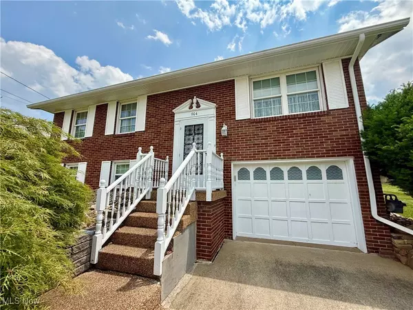 904 Donegal DR W, Follansbee, WV 26037