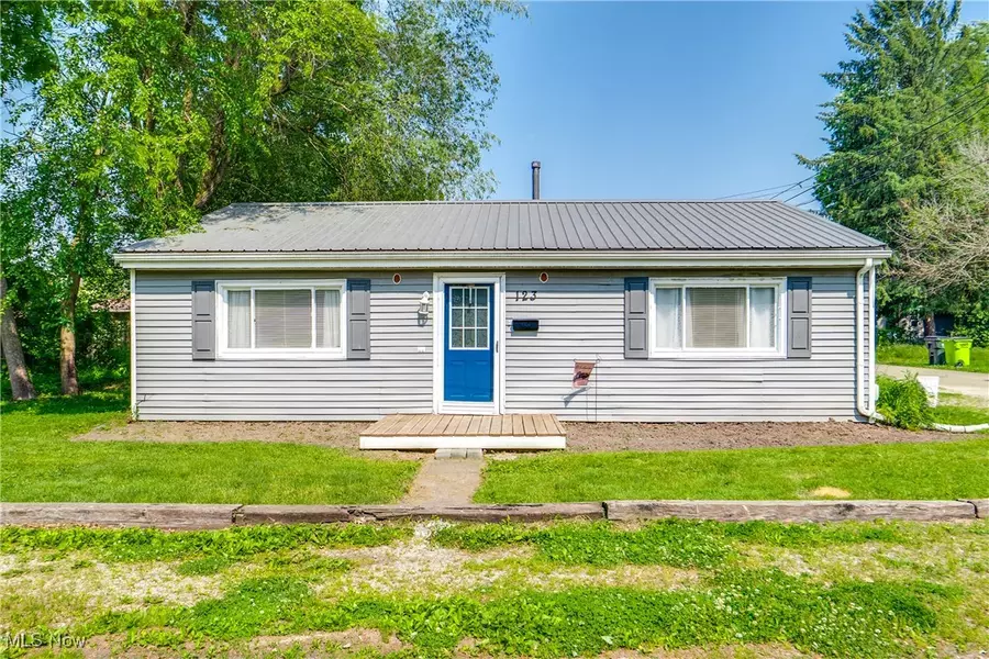 123 Define CT NE, Navarre, OH 44662
