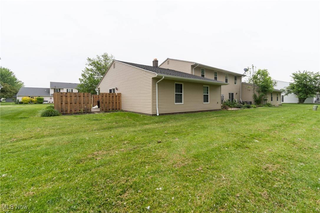6854 Colonial DR #D, Mentor, OH 44060