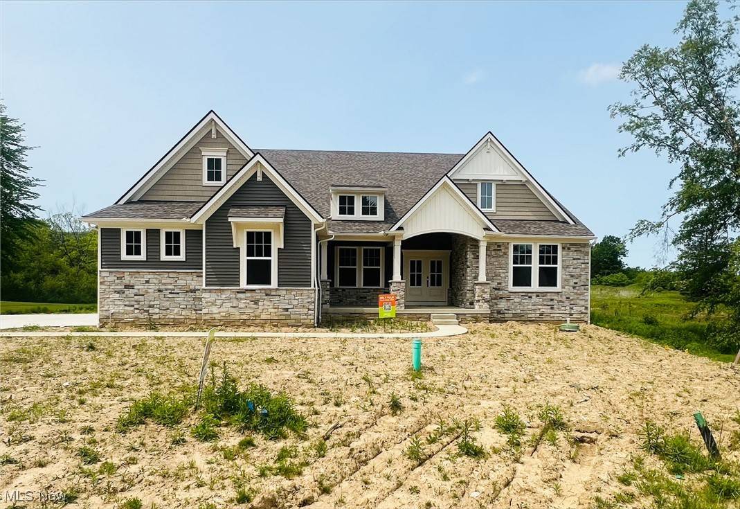 2091 Hayden DR, Hinckley, OH 44233