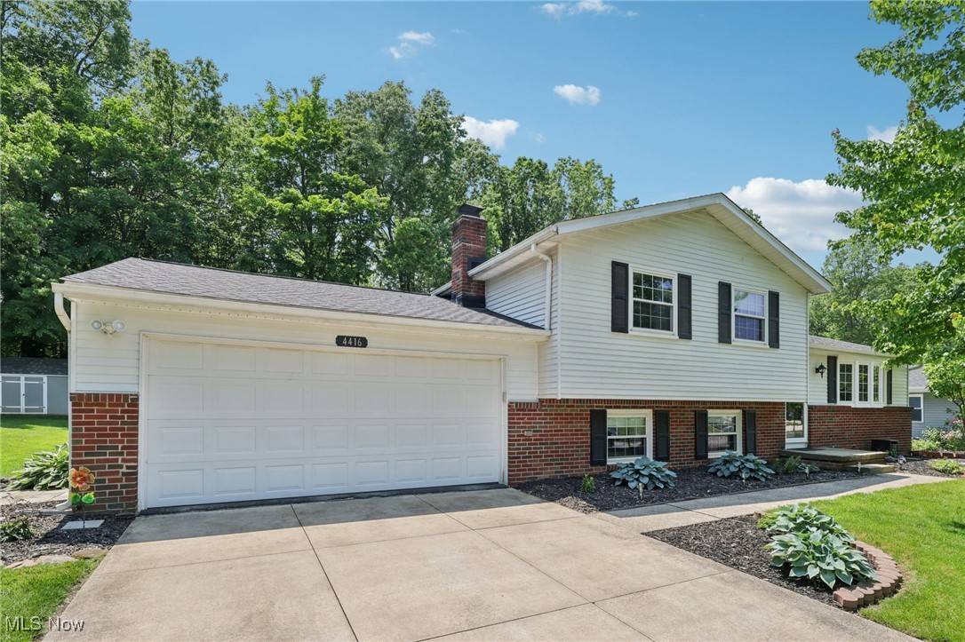 4416 Foresthill RD, Stow, OH 44224