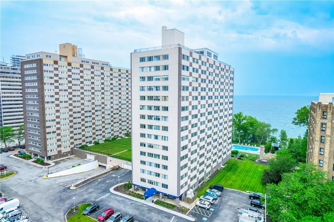 Lakewood, OH 44107,12520 Edgewater DR #1605