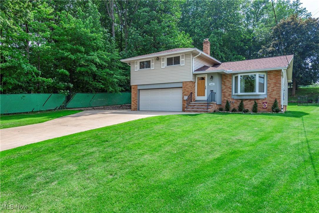 3400 Knowles DR, Parma, OH 44134