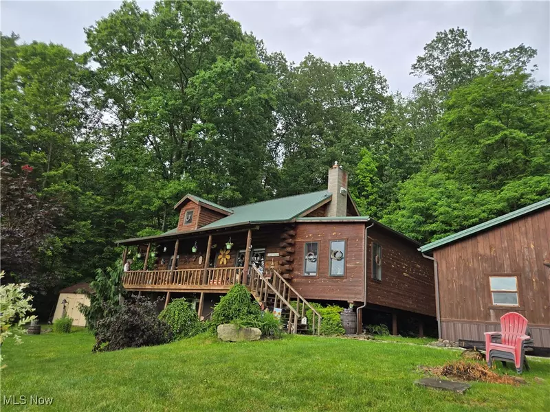 424 Avalon RD SW, Dellroy, OH 44620