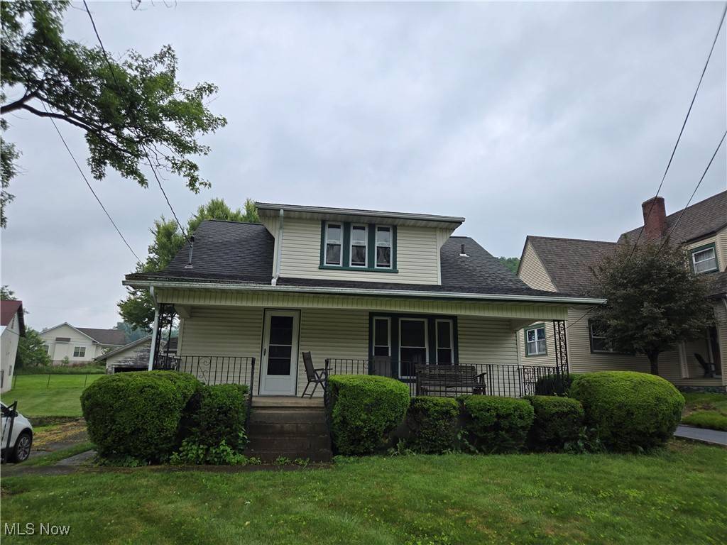 898 E Jackson ST, Millersburg, OH 44654