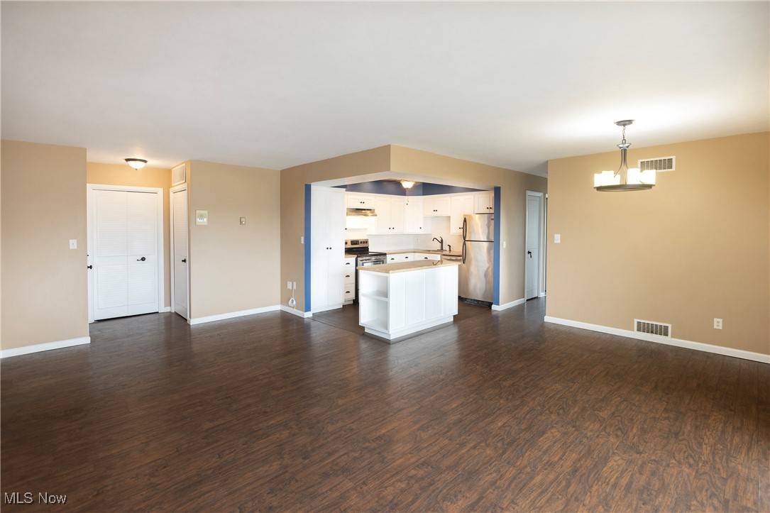 Rocky River, OH 44116,2039 Wooster #D51