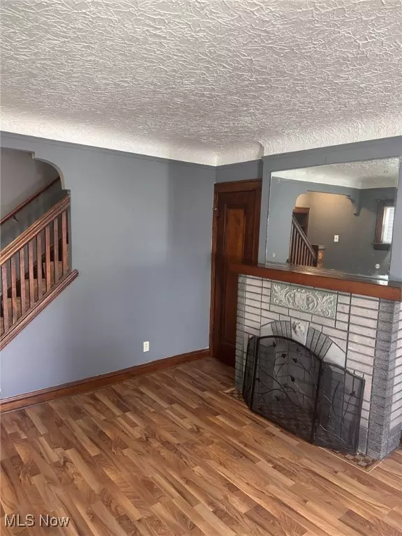 Akron, OH 44314,828 Marie AVE