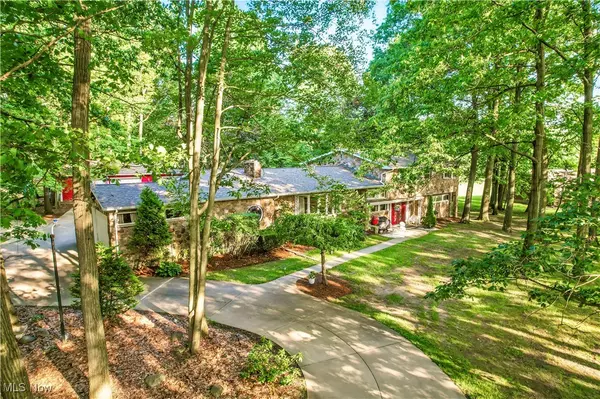 2717 Niles Vienna RD, Niles, OH 44446