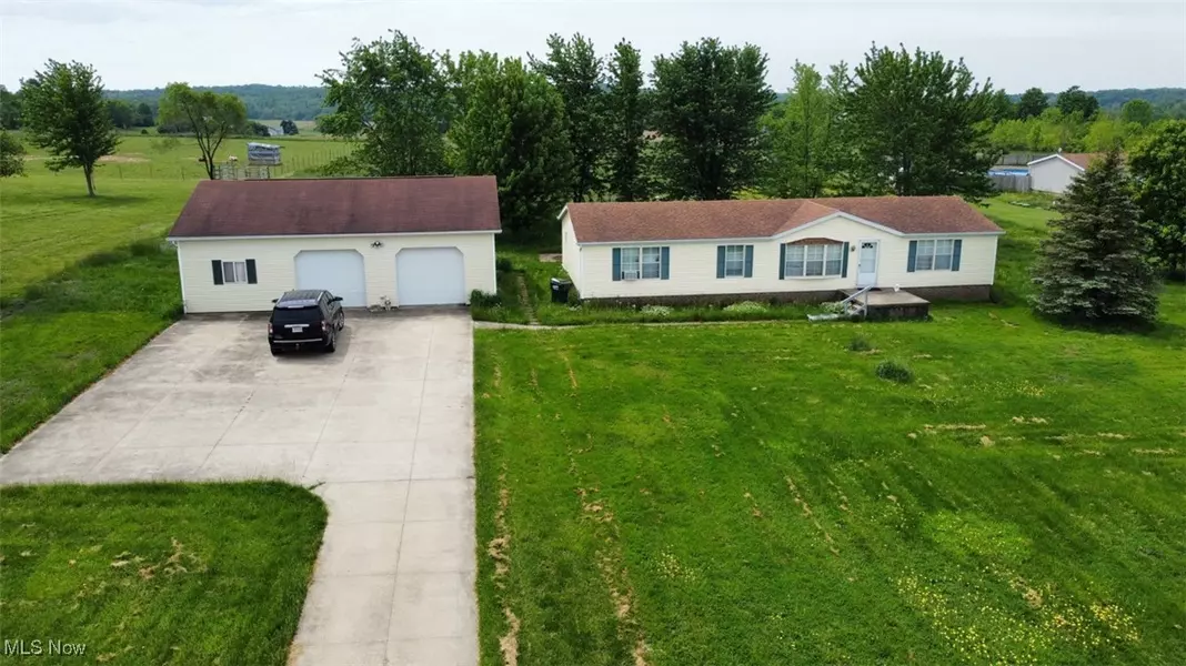 25117 Bowman RD, Homeworth, OH 44634