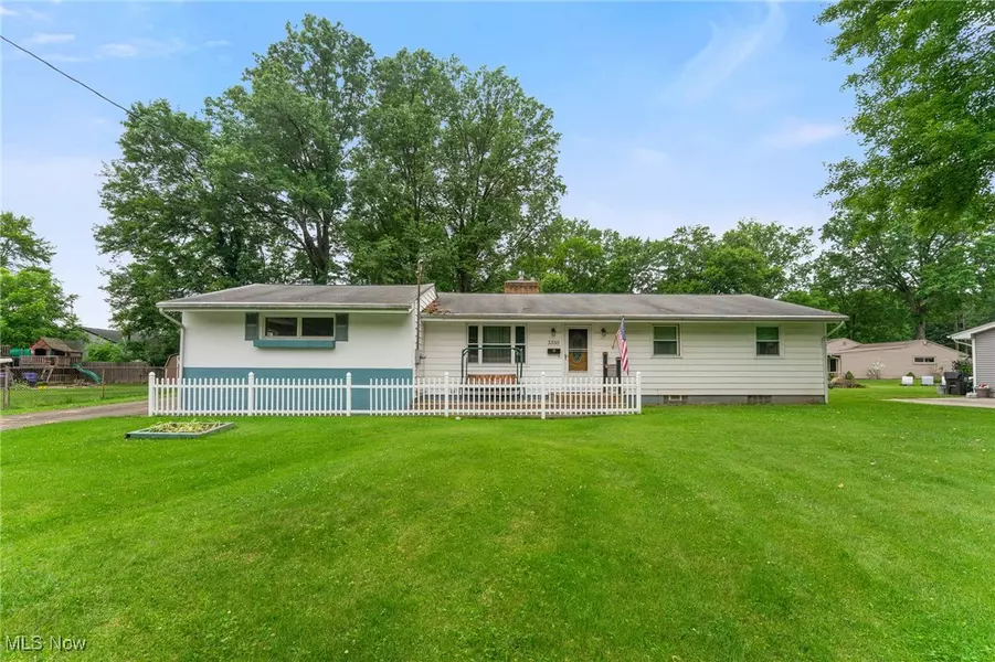 3350 Black Oak LN, Austintown, OH 44511