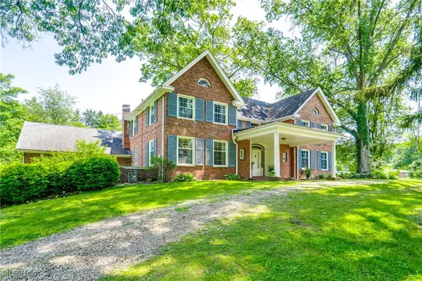Canton, OH 44708,2030 Glenmont DR NW