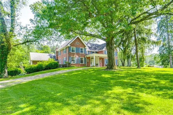 Canton, OH 44708,2030 Glenmont DR NW