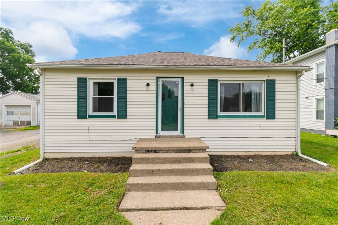 365 E Robinson ST,  Shreve,  OH 44676