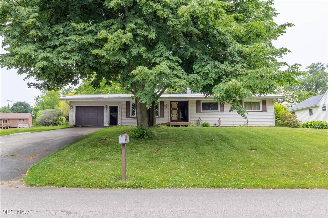 733 Lake Erie ST, Conneaut, OH 44030