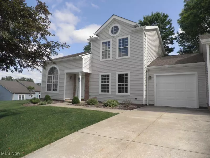 8630 Deerfield CIR, Macedonia, OH 44056