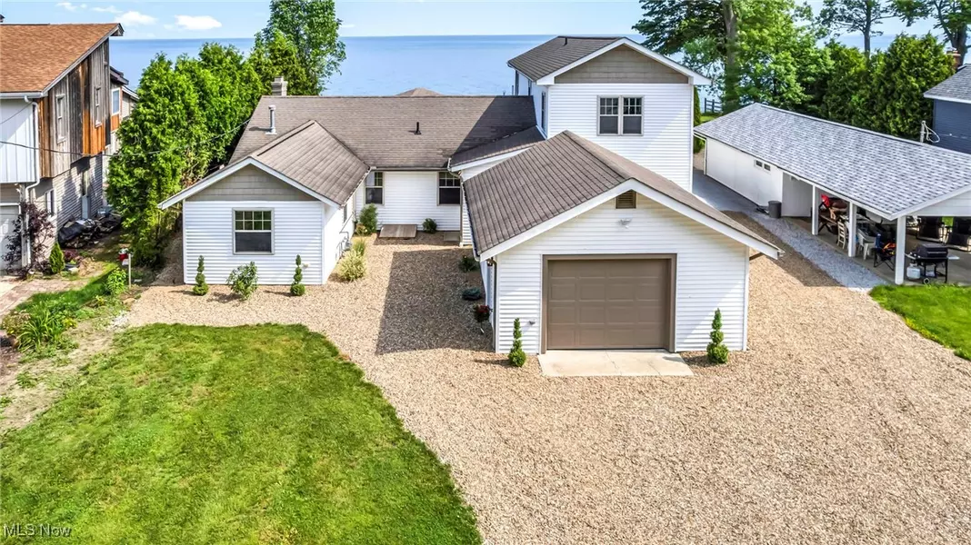 7569 Lake Shore BLVD, Madison, OH 44057
