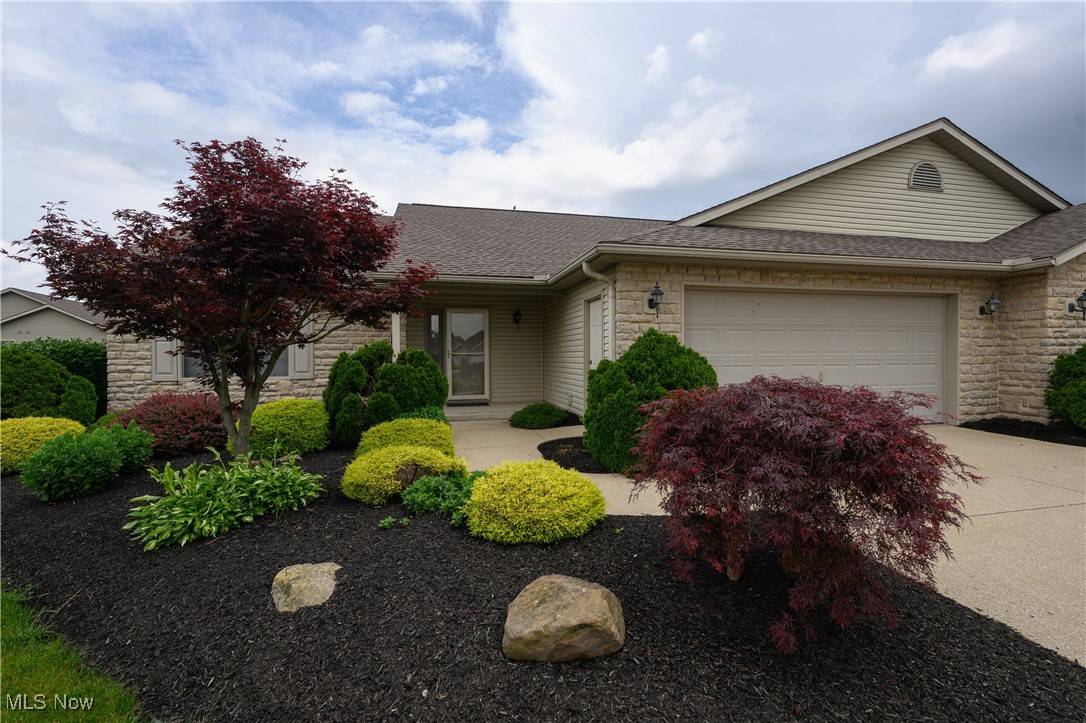 1011 Sequoia DR NW, Strasburg, OH 44680