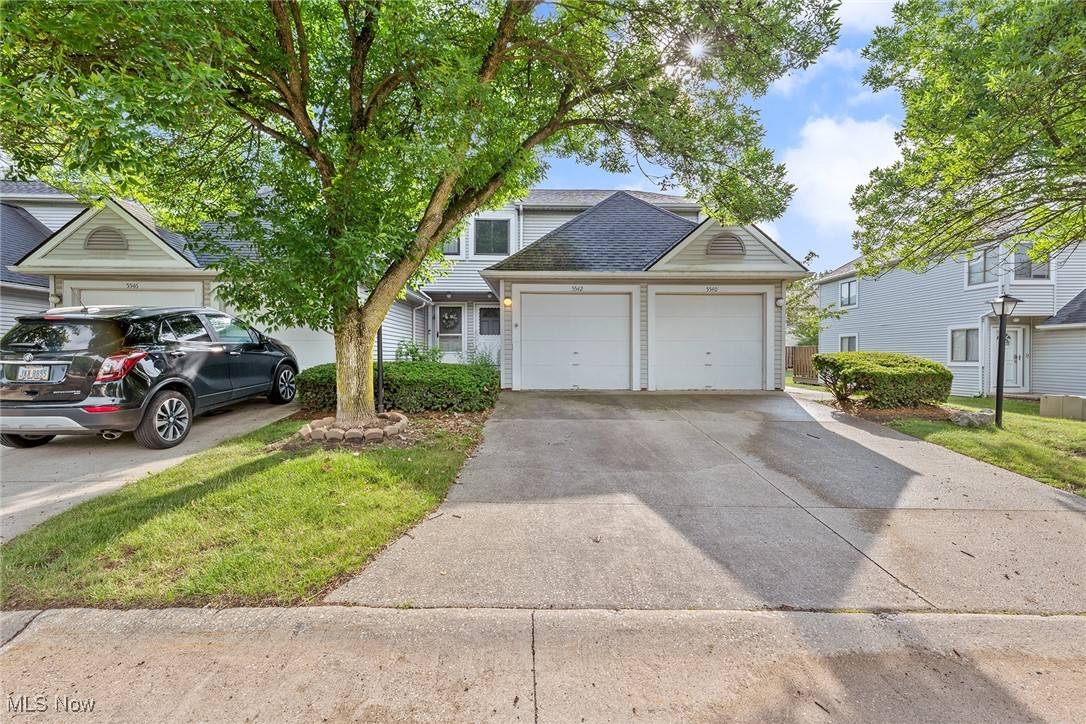 5542 Windrush CT #94G, Parma, OH 44134