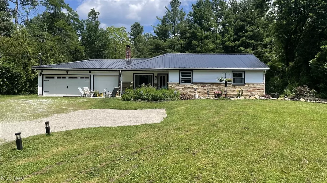 8902 Taylor May RD, Chagrin Falls, OH 44023