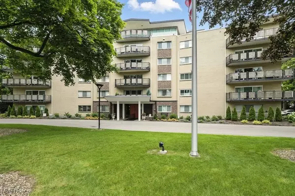 Akron, OH 44303,255 N Portage PATH #507