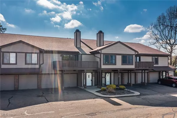 2887 Charing Cross RD NW, Canton, OH 44708