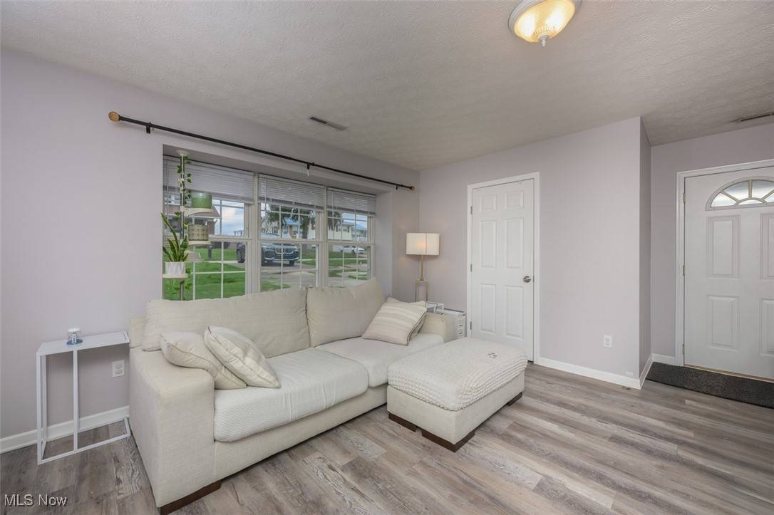 Hartville, OH 44632,328 - 330 Belle ST SW