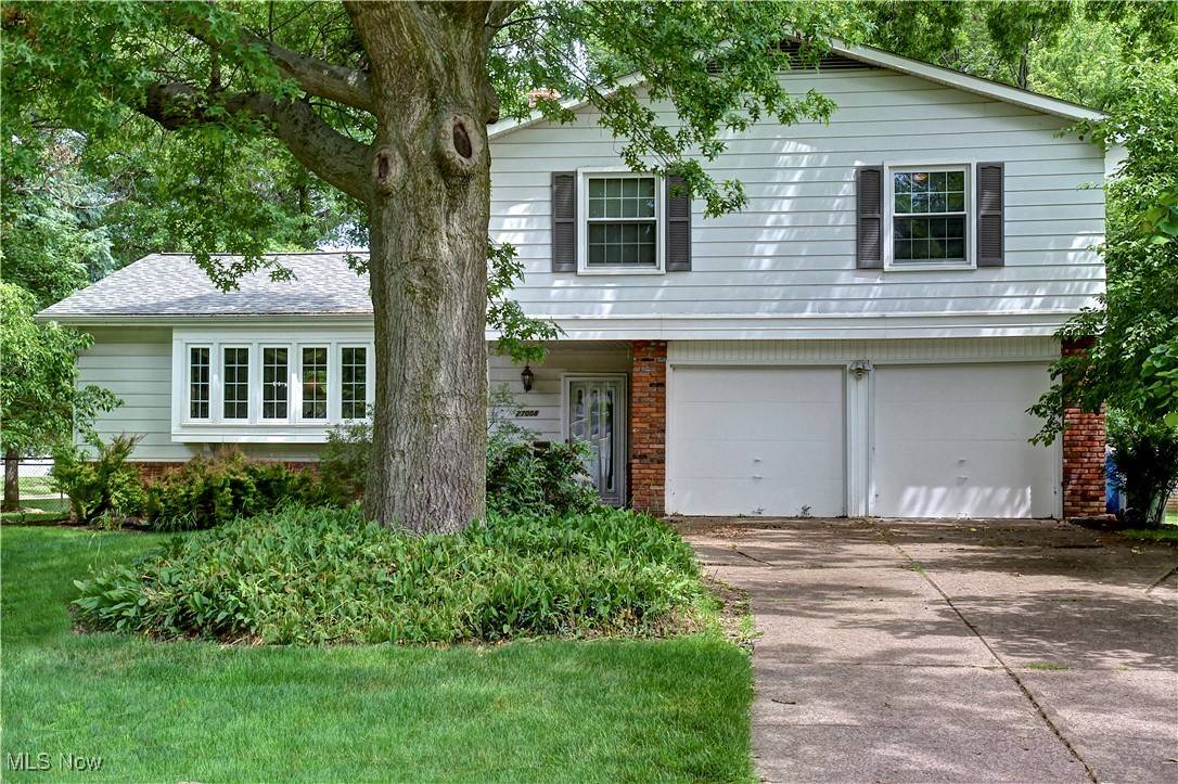 27008 Sweetbriar DR, North Olmsted, OH 44070