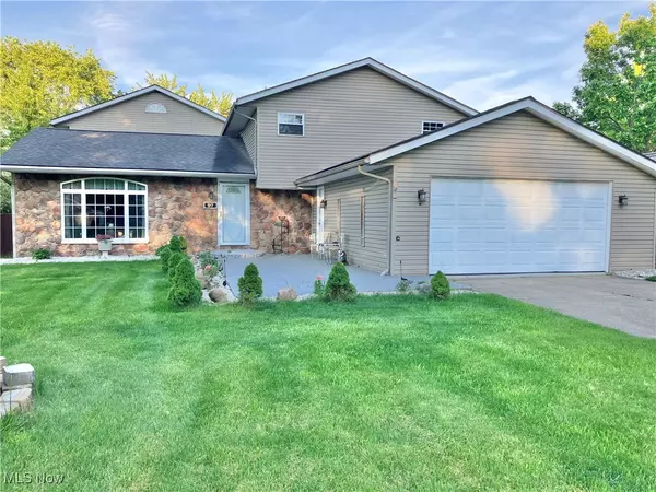 97 Weathervane LN, Brunswick, OH 44212