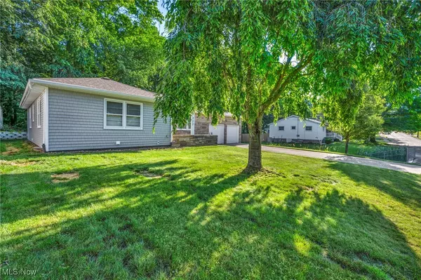 Wadsworth, OH 44281,222 Baldwin ST