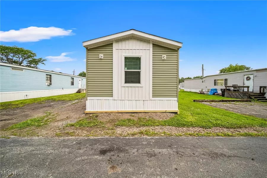 44 Eddie RD, Madison, OH 44057