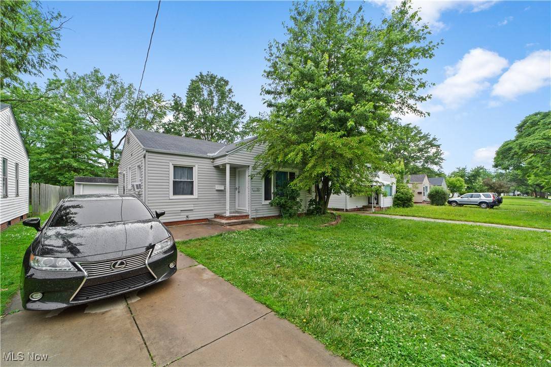 Cleveland, OH 44121,2536 Greenvale RD