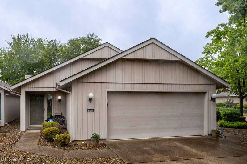 12574 Doria CT, Strongsville, OH 44149