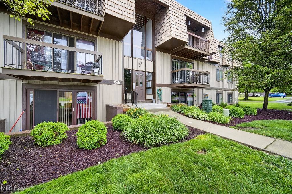 9660 Cove DR, North Royalton, OH 44133