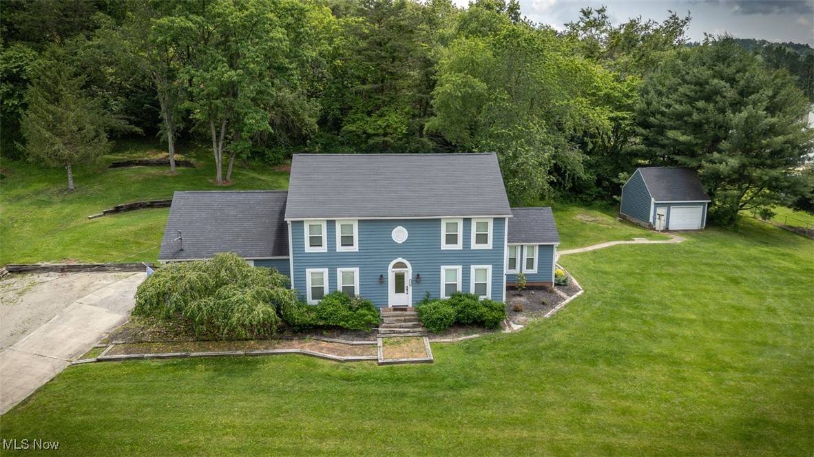 1310 Oxbow RD, Belpre, OH 45714