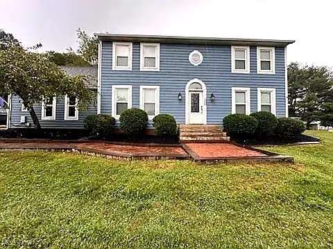1310 Oxbow RD, Belpre, OH 45714