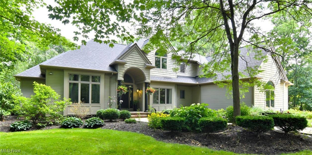 11600 Colchester DR, Chagrin Falls, OH 44023