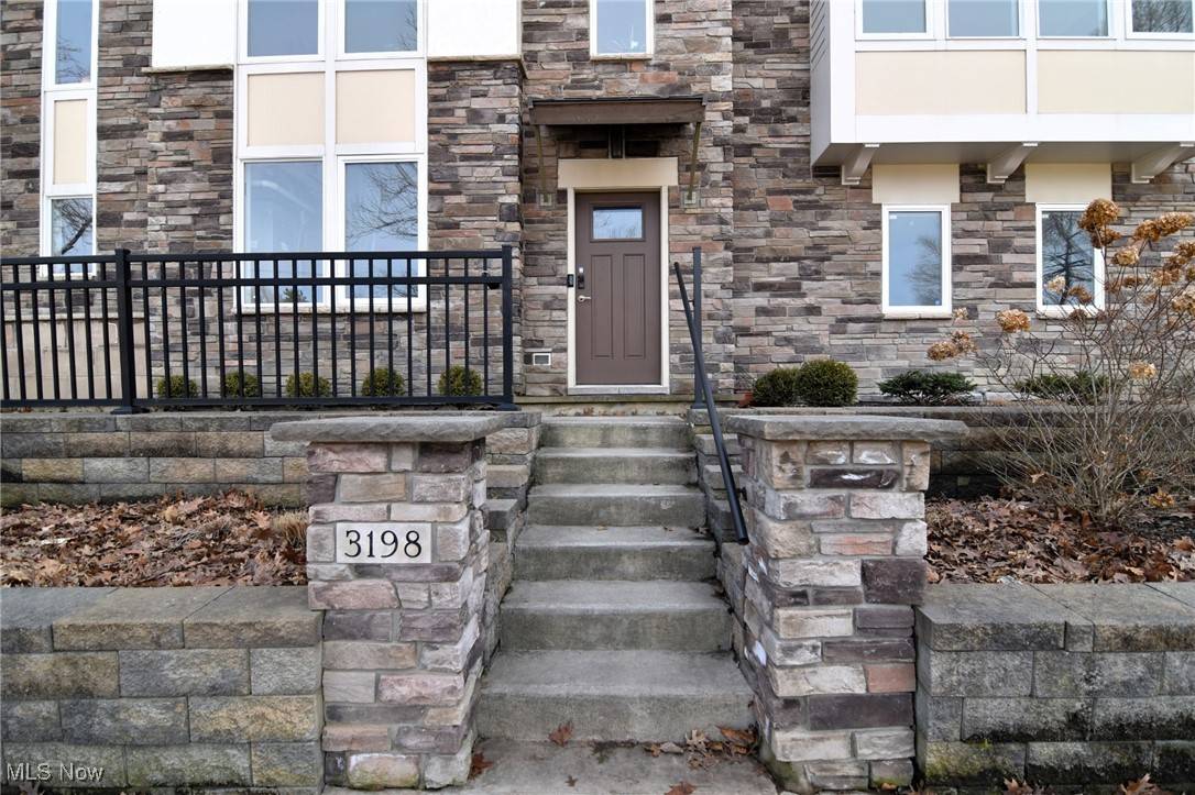 Shaker Heights, OH 44120,3198 Van Aken BLVD