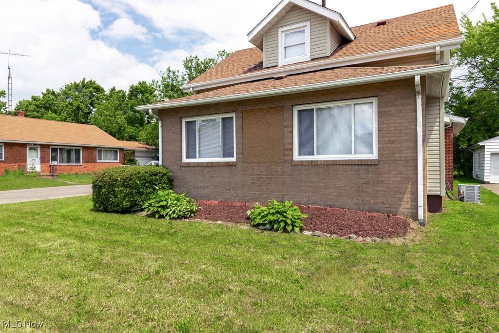 2830 Harmont AVE NE, Canton, OH 44705