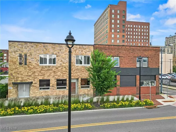 Youngstown, OH 44503,200-208 W Front ST