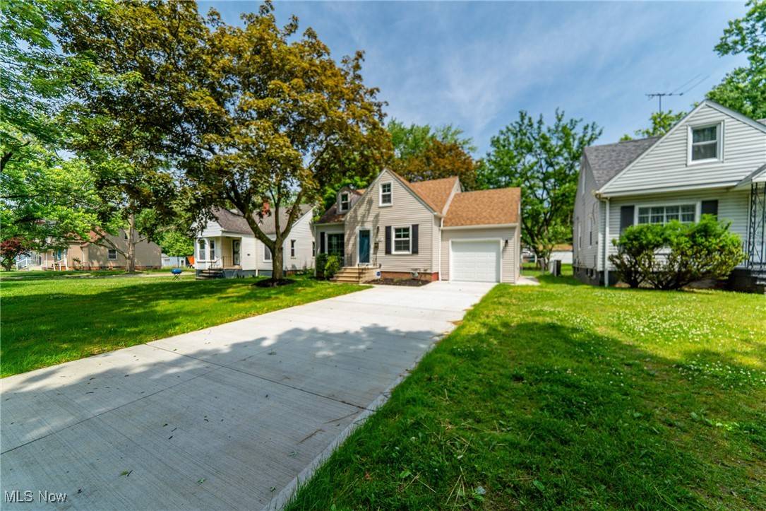 Maple Heights, OH 44137,17207 Maple Heights BLVD