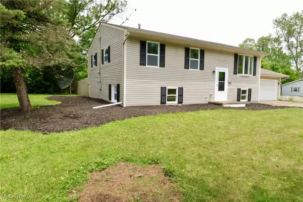 Amherst, OH 44001,1273 Spruce Tree LN