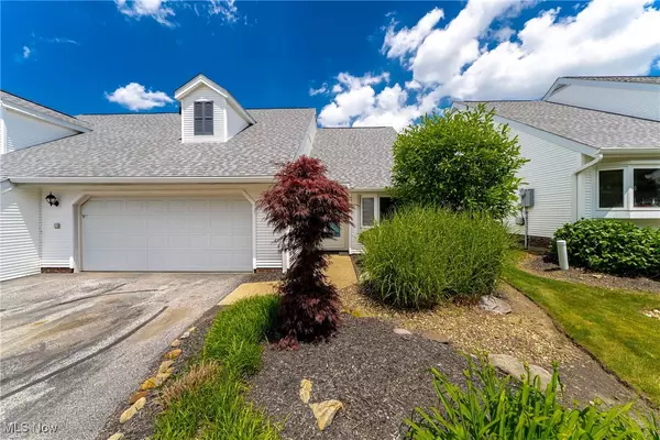 5730 Emerald Ridge Pkwy #B, Solon, OH 44139