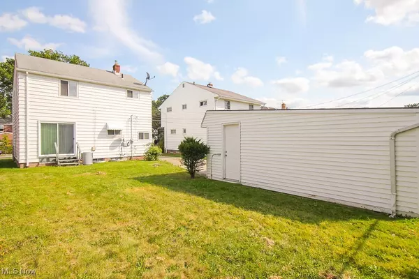 Euclid, OH 44123,404 E 215th ST