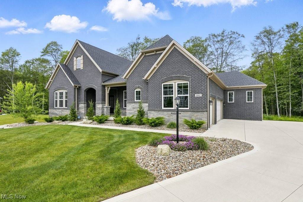 2917 Galway DR, Brunswick, OH 44212