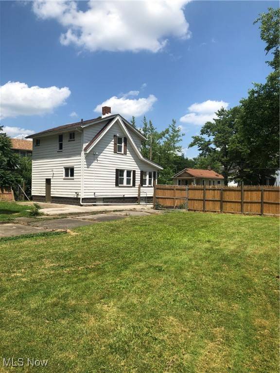 Akron, OH 44305,786 Sarcee AVE